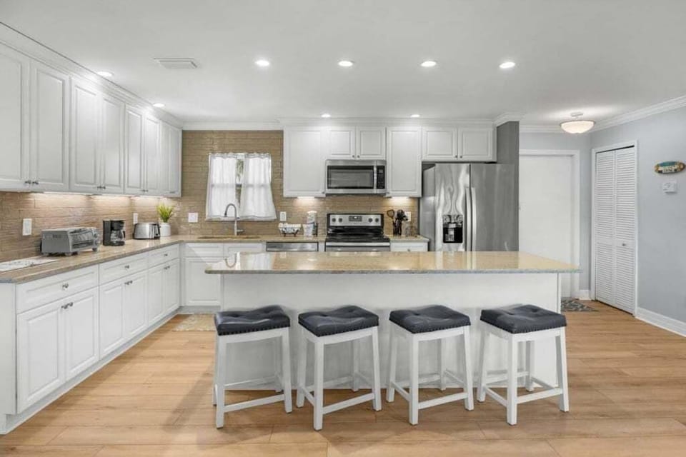 Condo, 2 Bedrooms | Private kitchen
