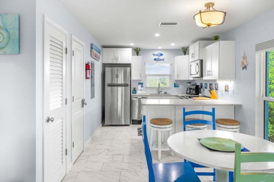 Condo, 2 Bedrooms | Private kitchen