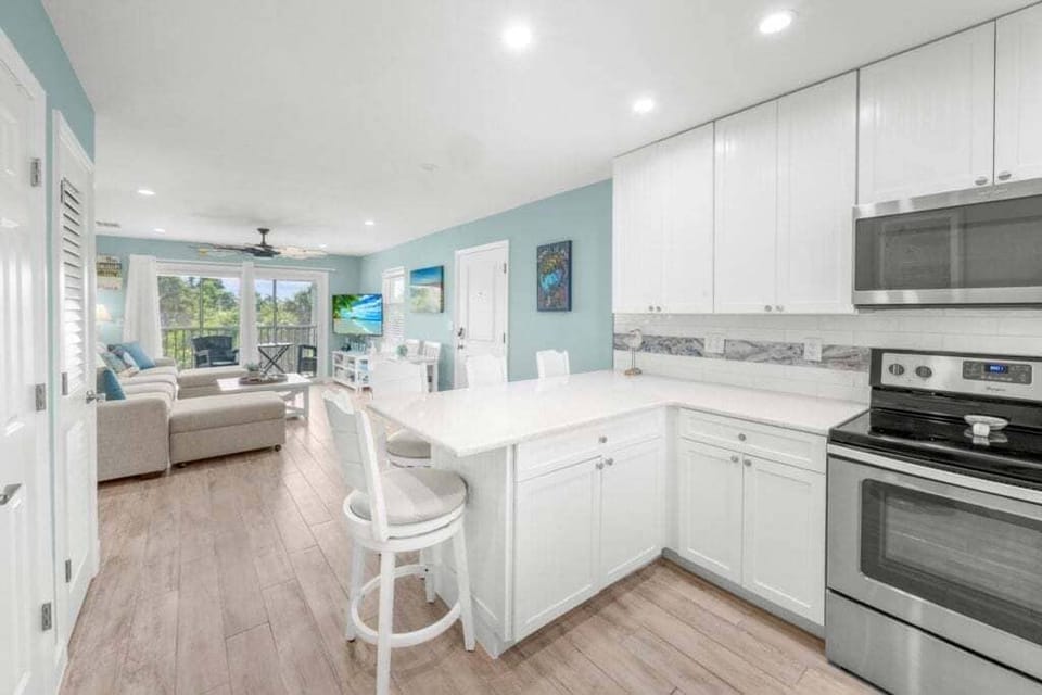 Condo, 2 Bedrooms | Interior