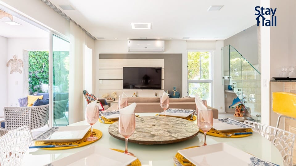 Bungalow | Dining
