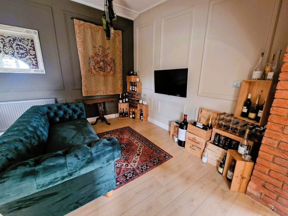Cottage, 1 Bedroom, Non Smoking | Living area | 43-inch Smart TV with digital channels