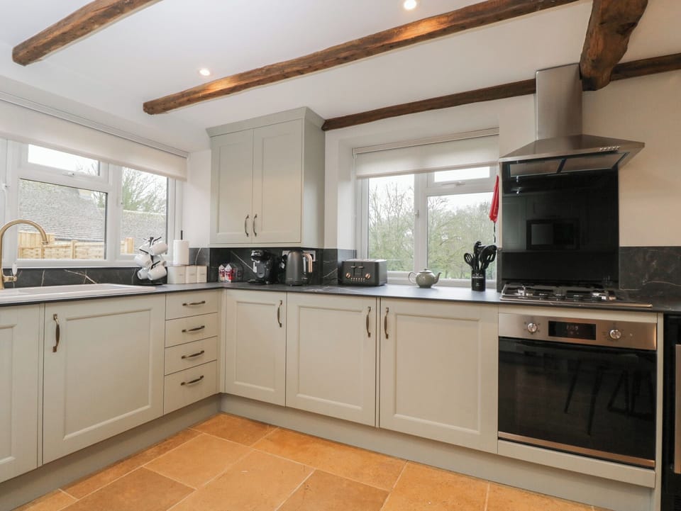 Dishwasher, cookware/dishes/utensils