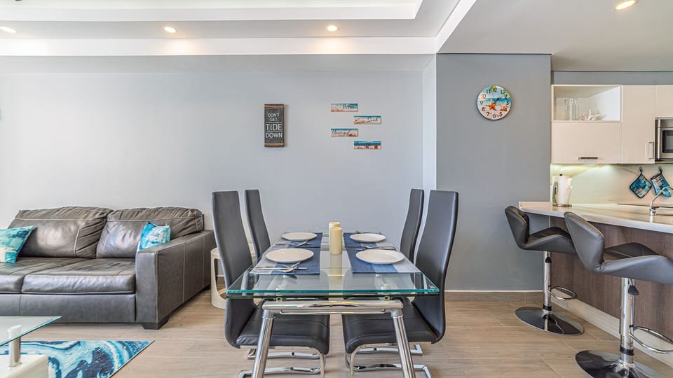 Condo, 1 King Bed with Sofa bed, Balcony (Encantame Towers Verano 903) | Interior