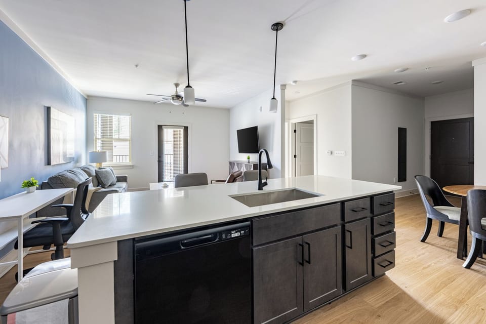 Apartment (1 Bedroom) | Private kitchen | Fridge, microwave, oven, stovetop
