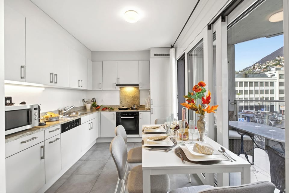 Family Apartment, Multiple Bedrooms, 2 Bathrooms (Locarno Centro Apartment) | Private kitchen | Fridge, microwave, oven, stovetop