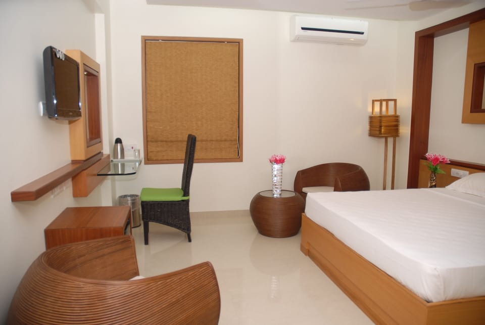 Deluxe Double Room | Desk, laptop workspace, WiFi (free)