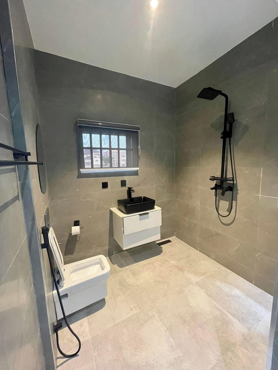 Junior Room, Balcony, City View | Bathroom | Free toiletries, hair dryer, towels, soap