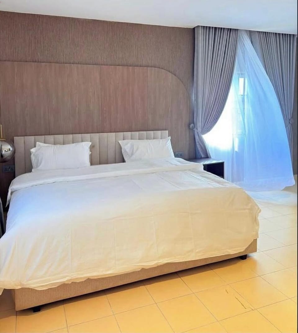 Junior Room, Balcony, City View | Desk, laptop workspace, blackout drapes, soundproofing