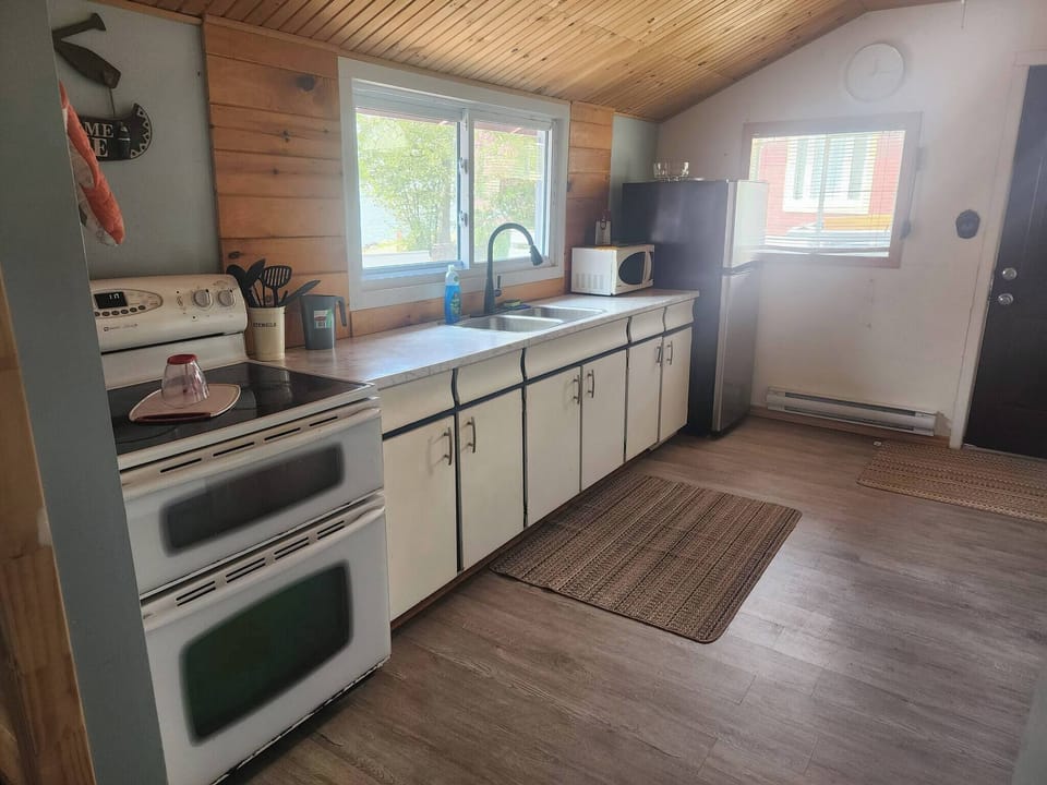 Cabin, 2 Bedrooms, Smoking, Balcony | Interior