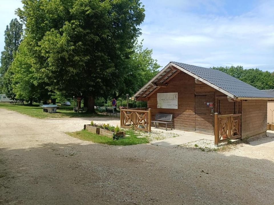 Comfort Chalet, Pets Allowed, Lake View | Exterior