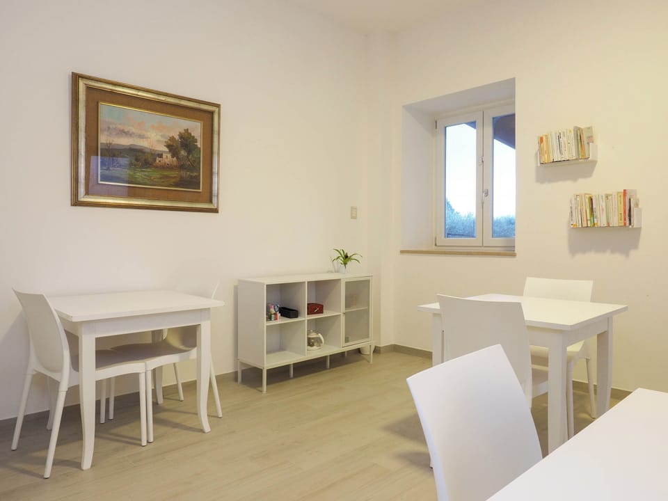 Room, Balcony | Dining