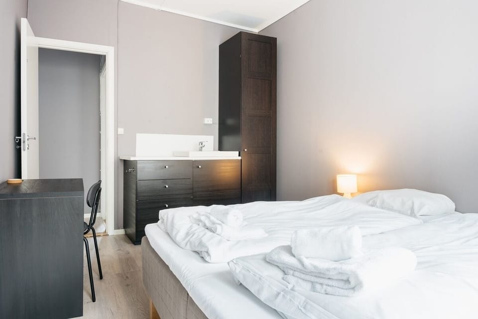 Triple Room | Desk, laptop workspace, iron/ironing board, free WiFi