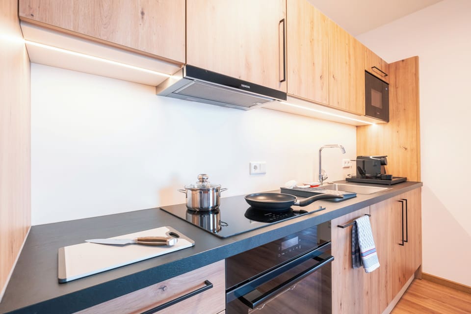 Studio | Private kitchen | Full-size fridge, microwave, oven, stovetop