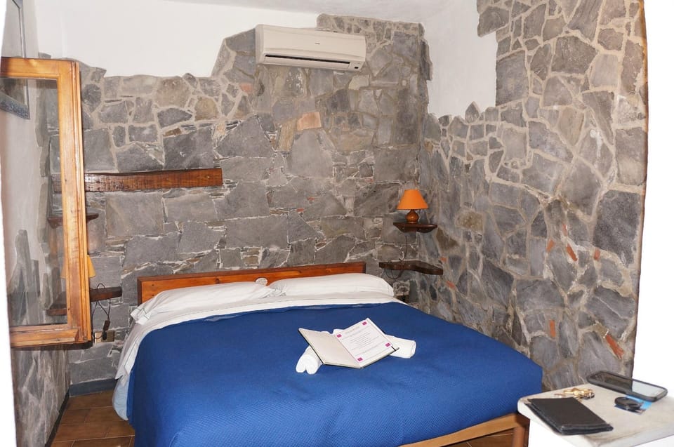 Basic Double Room, Sea View | Free WiFi