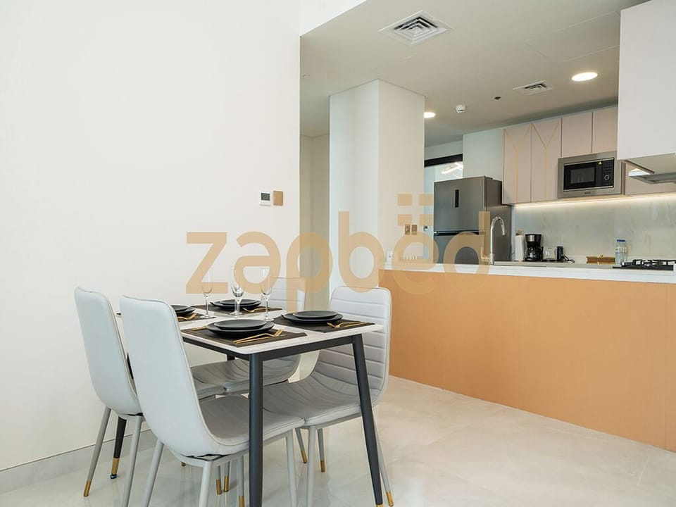Apartment, Balcony, City View | Dining