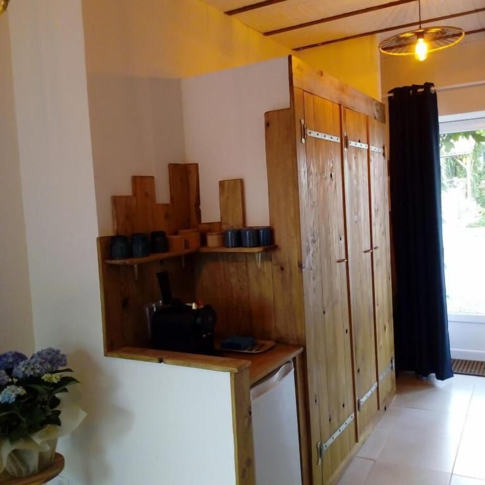 Deluxe Double Room, Hill View | Interior