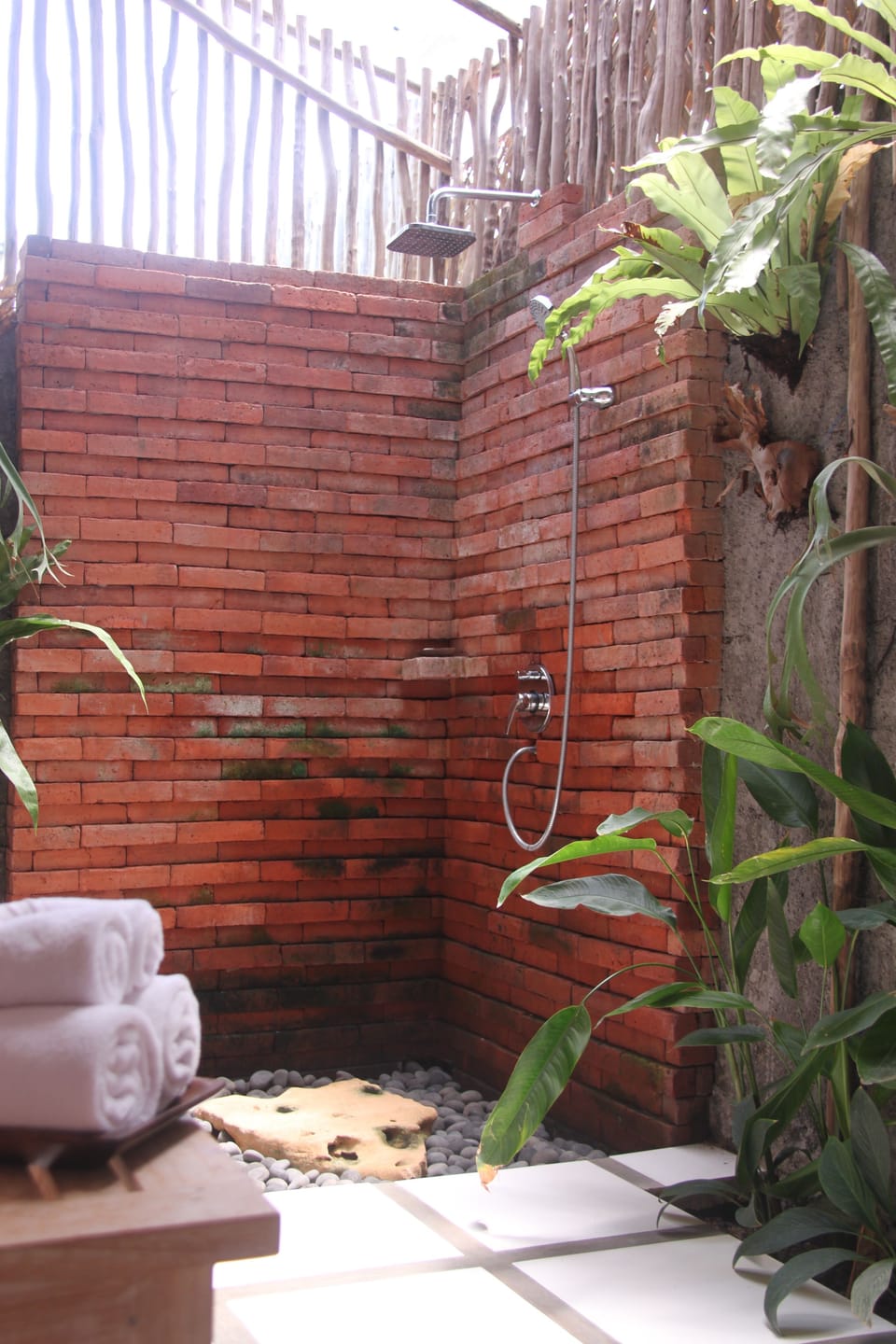 Deluxe Room | Bathroom | Shower, free toiletries, hair dryer, bathrobes