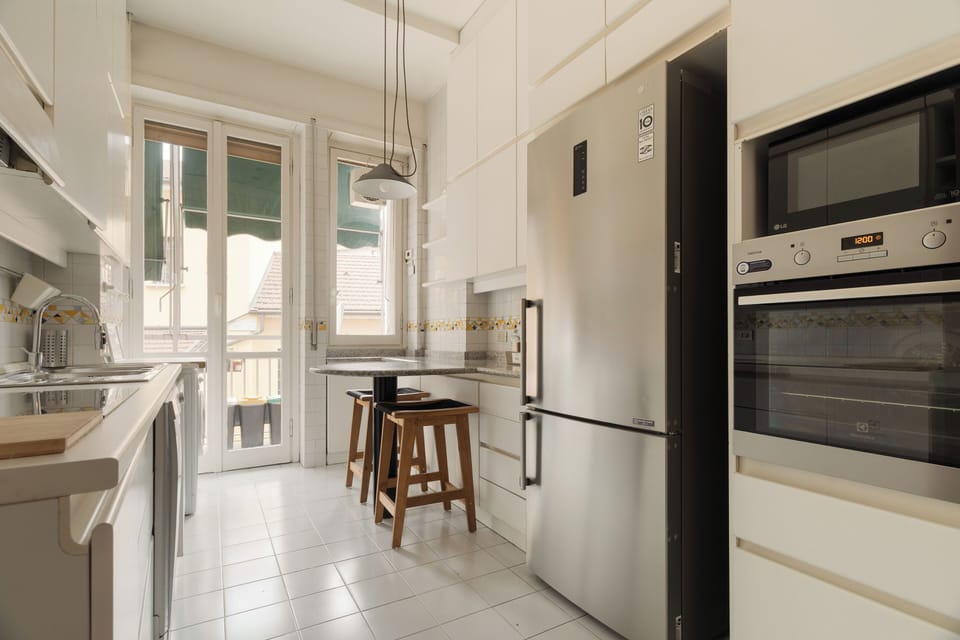 Apartment | Private kitchen | Oven, stovetop, cookware/dishes/utensils