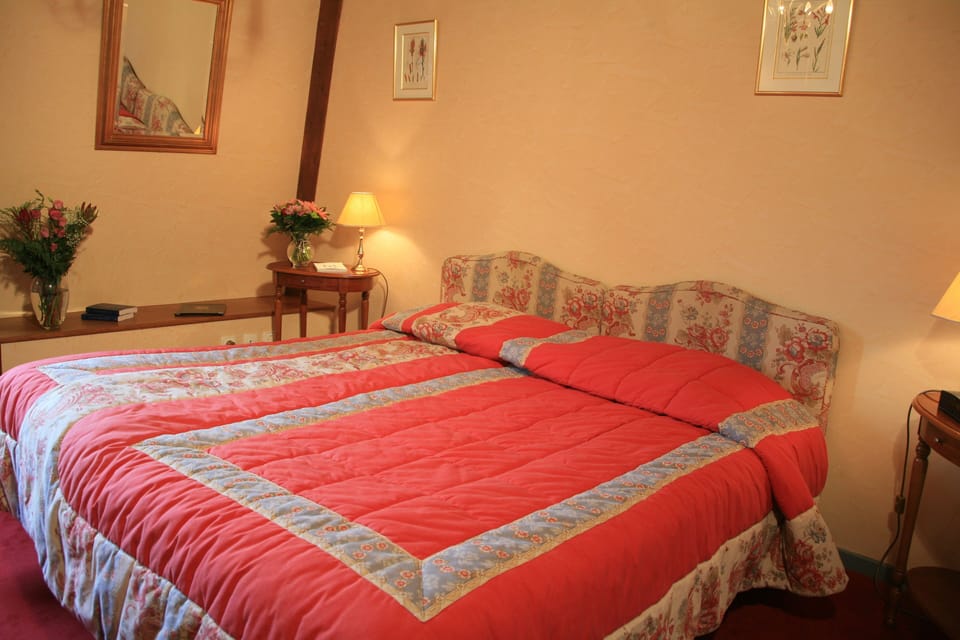 Classic Double or Twin Room | In-room safe, free WiFi
