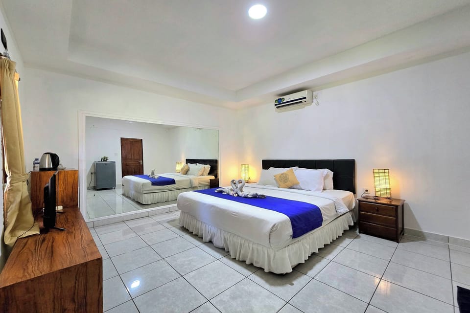 Superior Room with Bathtub | In-room safe, desk, free WiFi