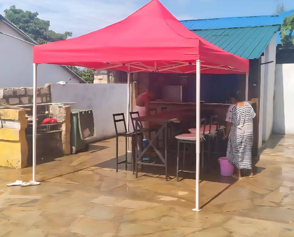 House, 4 Bedrooms, Smoking, Private Pool | Outdoor dining