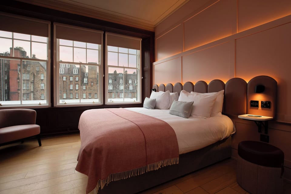 Signature Double Room, City View | In-room safe, desk, laptop workspace, WiFi (free)