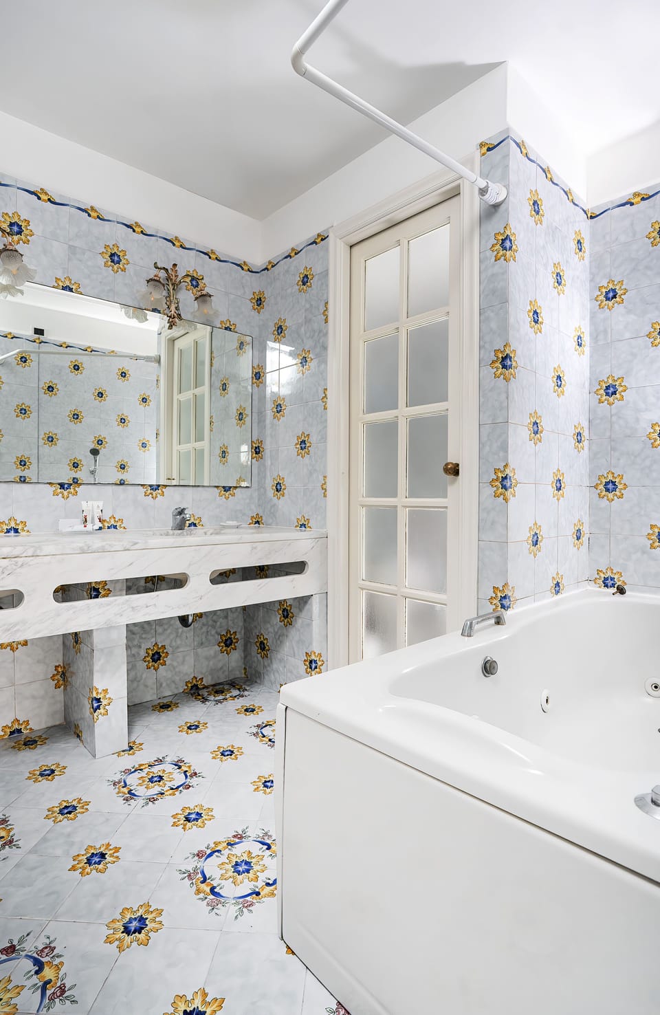 Deluxe Room, Balcony, Sea View | Bathroom | Designer toiletries, hair dryer, bathrobes, bidet