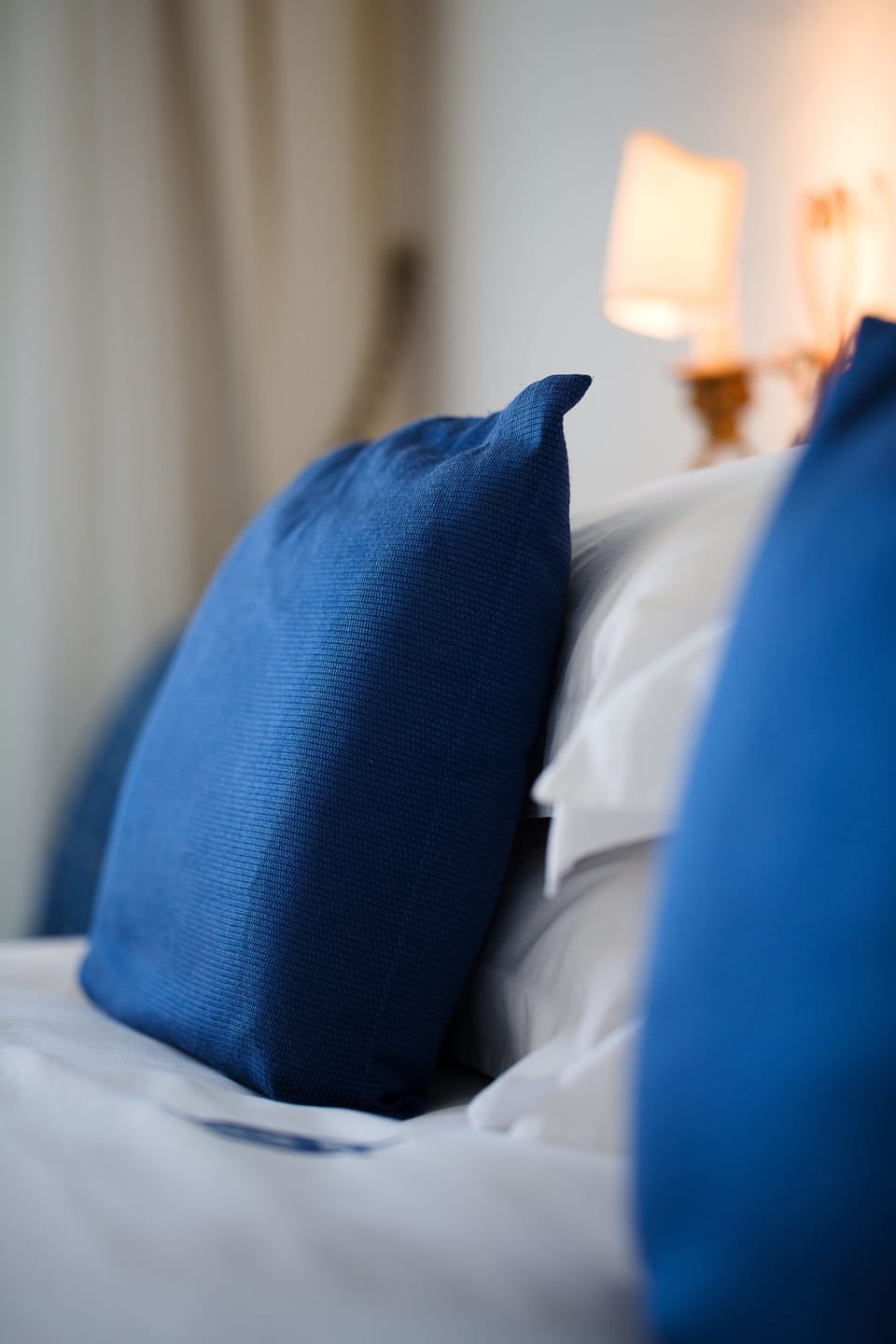 Premium bedding, down comforters, minibar, in-room safe