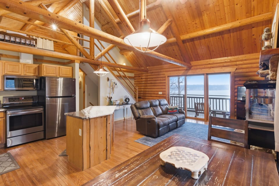 House, Multiple Beds, Patio (Parrot Bay Cabin) | Private kitchen
