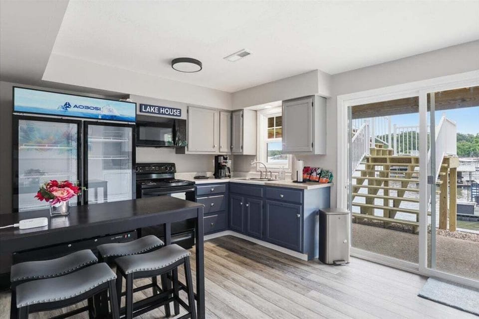 House, Multiple Beds, Patio (Scenic Oasis) | Private kitchen