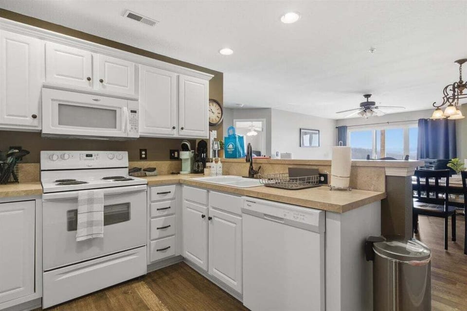 Condo, Multiple Beds, Pool Access (Serenity Now Retreat) | Private kitchen