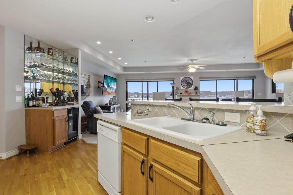 Condo, Multiple Beds, Patio (Bernie`s at The Falls) | Private kitchen