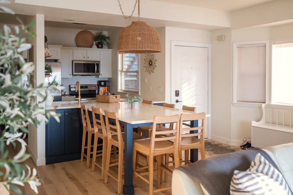 Condo, Multiple Beds, Balcony (Lakeside at Westshore) | 3 bedrooms, individually decorated, individually furnished, bed sheets