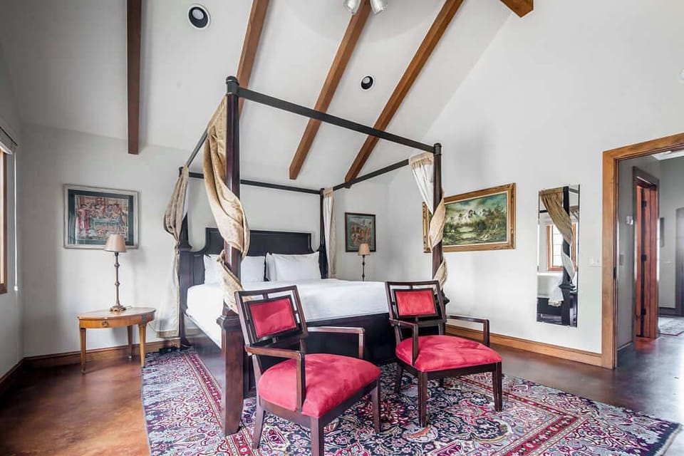 Cabin, 1 King Bed, Patio, Garden View (9996 US-290 Messina) | 1 bedroom, individually decorated, individually furnished, bed sheets