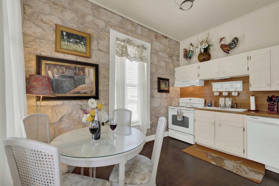 House, Multiple Beds, Balcony (101 N Orange - Combo) | 4 bedrooms, individually decorated, individually furnished, bed sheets