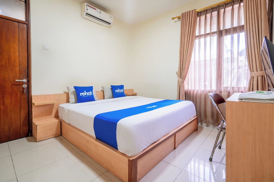 Deluxe Double Room | Premium bedding, desk, free WiFi, bed sheets