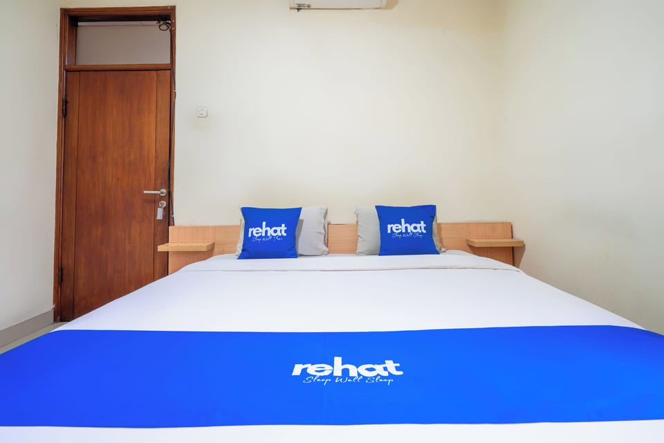 Deluxe Double Room | Premium bedding, desk, free WiFi, bed sheets