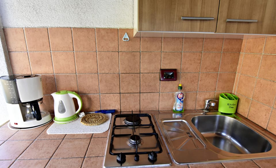 Apartment, 1 Bedroom, Patio, Garden View | Interior