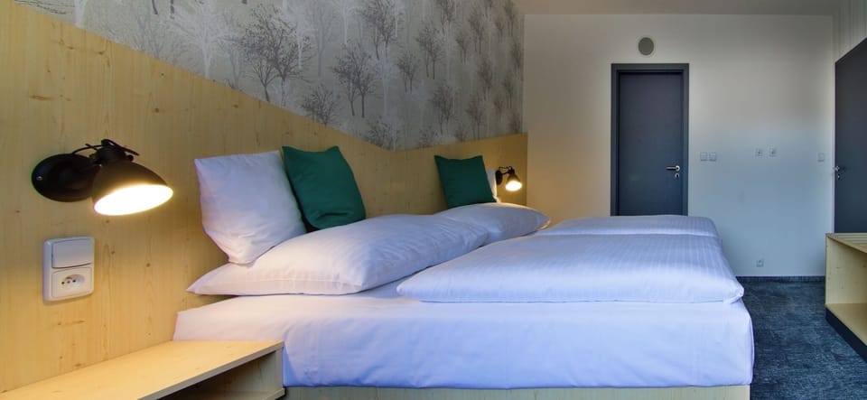 Classic Double or Twin Room | Desk, laptop workspace, free WiFi