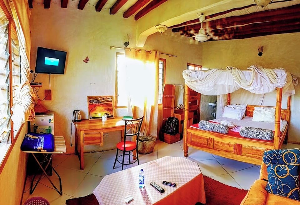 Deluxe Double Room, Garden View | Free WiFi, bed sheets