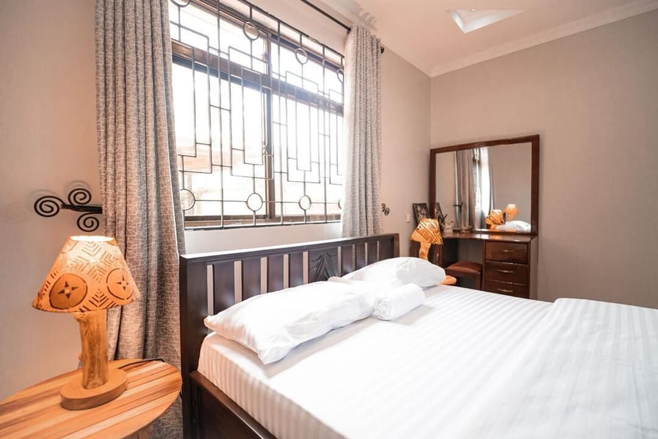Comfort House | Desk, laptop workspace, iron/ironing board, free WiFi