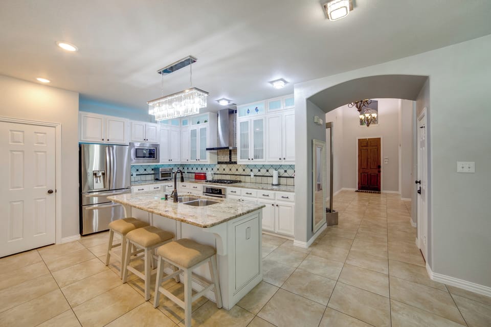 House (4 Bedrooms) | Interior