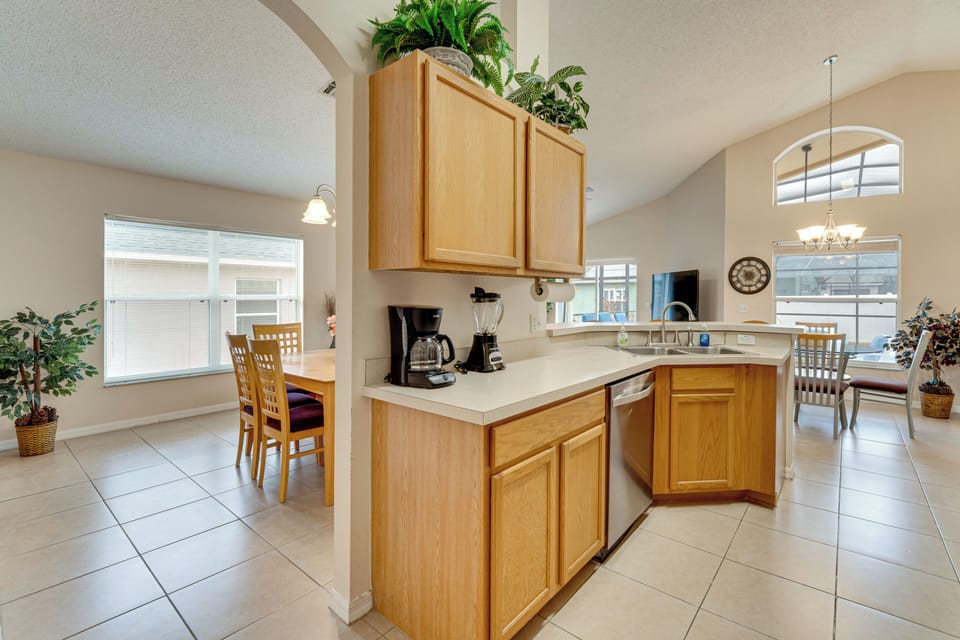 House (4 Bedrooms) | Interior