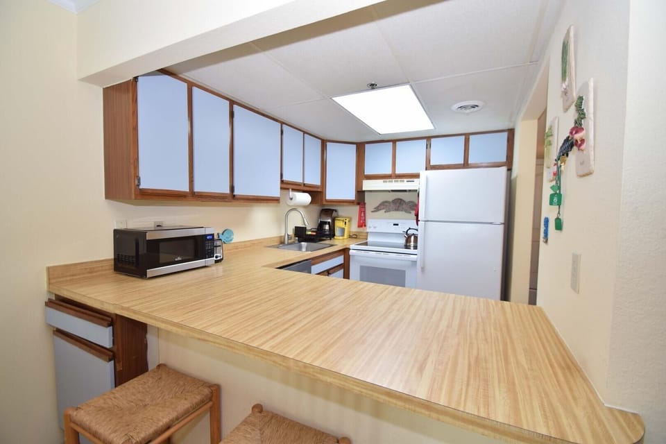Condo, 2 Bedrooms | Private kitchen | Coffee/tea maker, fridge, toaster