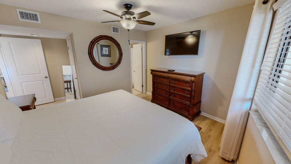 Condo, 3 Bedrooms | 3 bedrooms, iron/ironing board, WiFi (free)