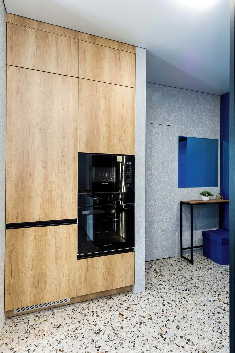 Classic Apartment, Balcony, Courtyard View | Private kitchen | Electric kettle