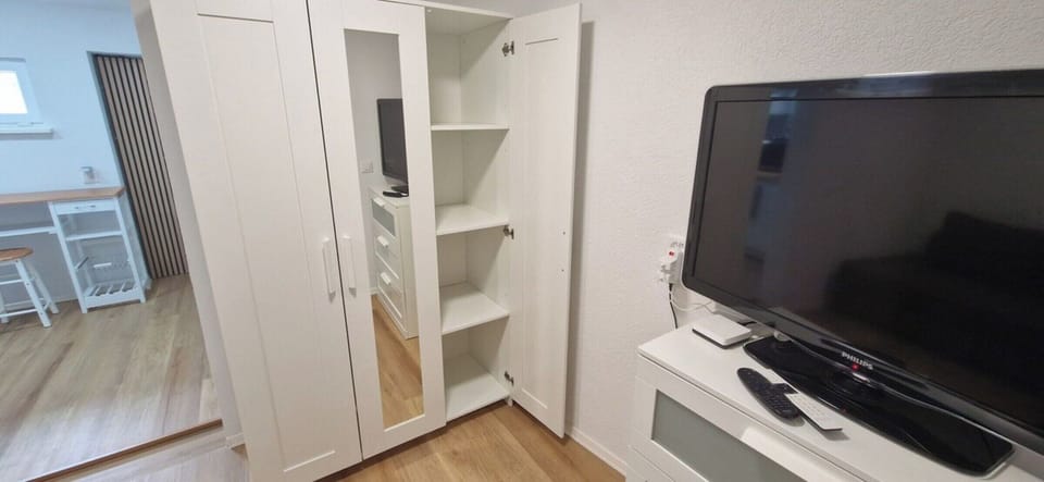 Deluxe Studio | Wardrobe