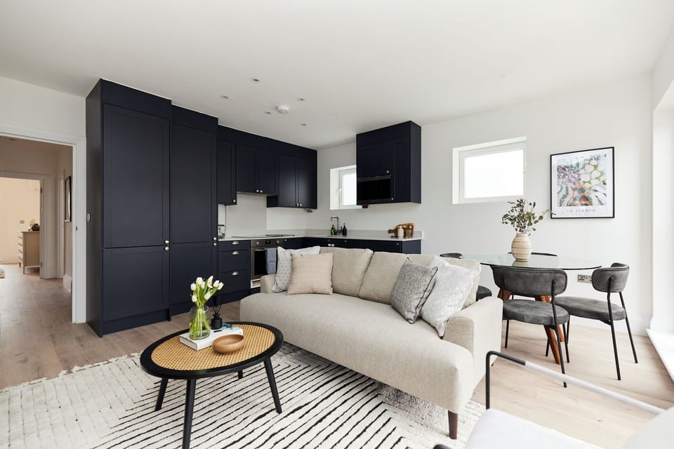 Apartment | Living area | TV