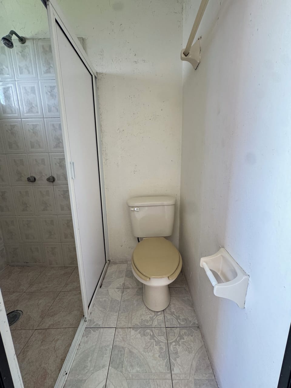 Standard Double Room | Bathroom | Shower, free toiletries, towels, soap