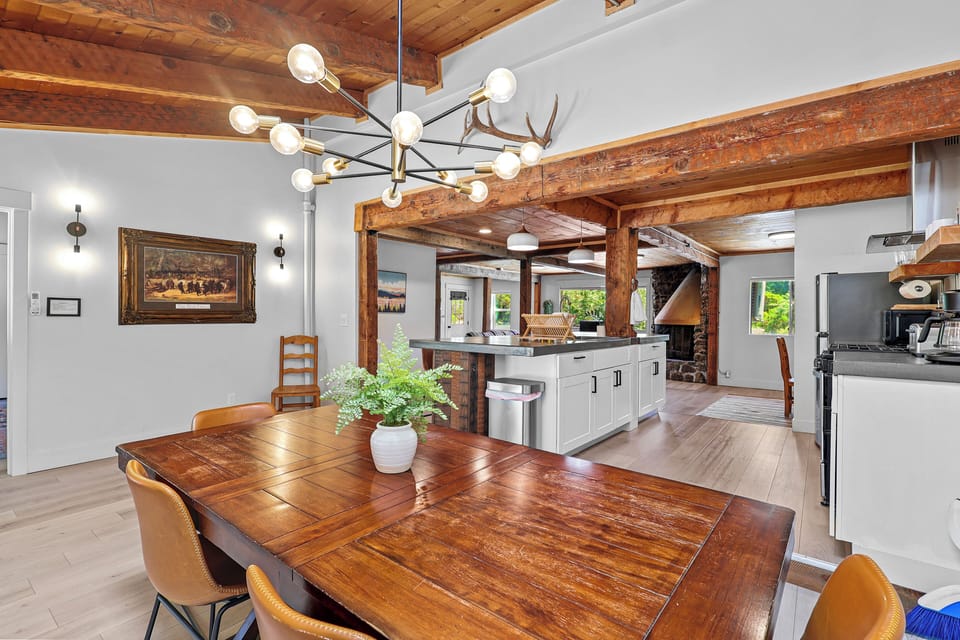 Family Suite, 3 Bedrooms, Kitchen, Courtyard View | Private kitchen | Coffee/tea maker, microwave, stovetop, electric kettle